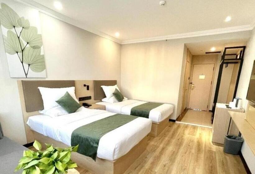 هتل Green Tree Inn Xinjiang Uygur Autonomous Region Korla Bazhou Bus Terminal Beishan Road Express