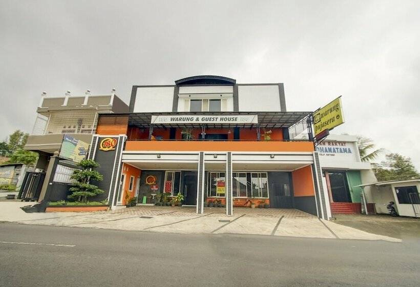 هتل Super Capital O 90151 Guest House 180