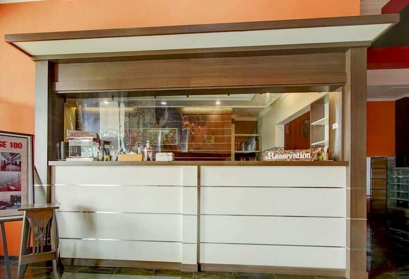 هتل Super Capital O 90151 Guest House 180