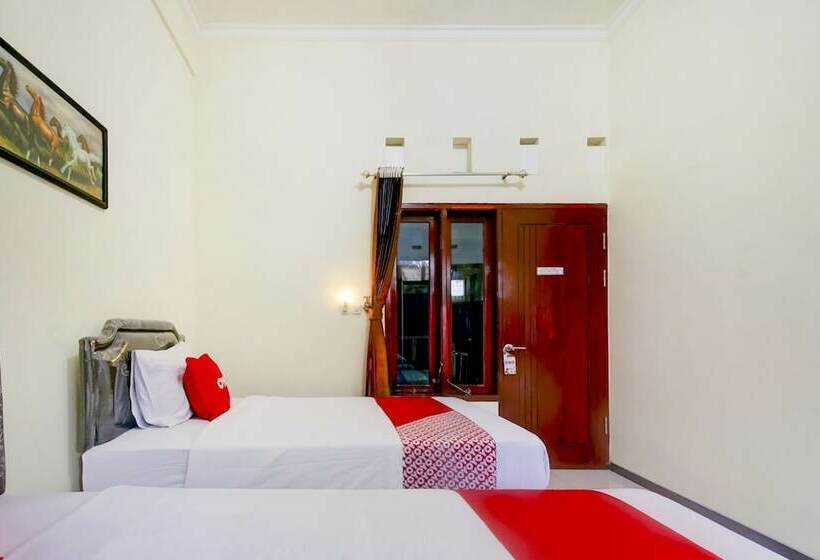 هتل Super Capital O 90151 Guest House 180