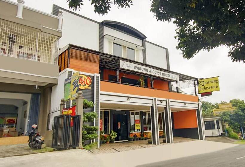 هتل Super Capital O 90151 Guest House 180