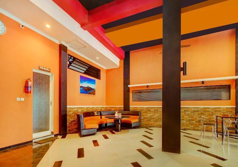 هتل Super Capital O 90151 Guest House 180