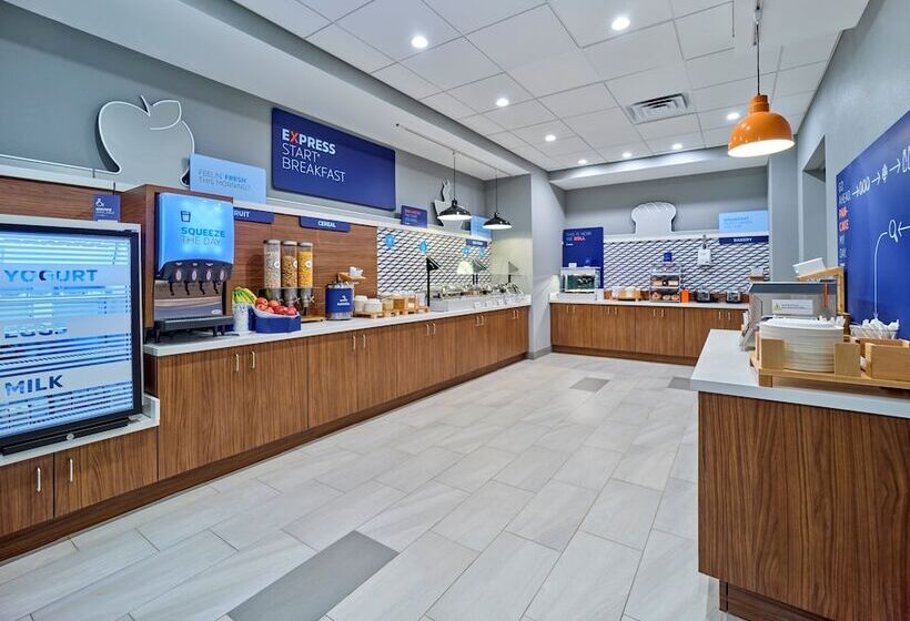 هتل Holiday Inn Express   Huntsville Space Center, An Ihg