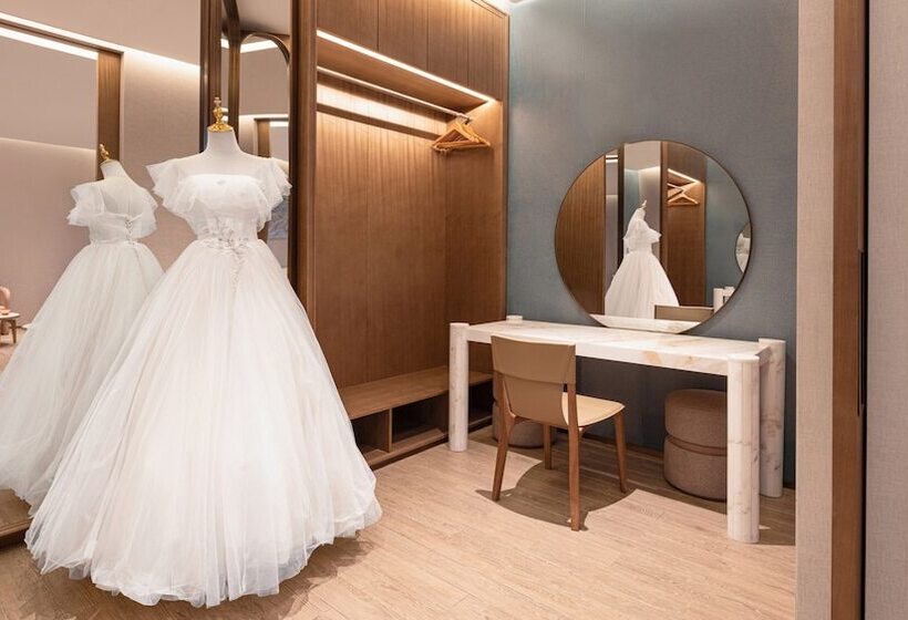 هتل Hualuxe Qingdao Licang