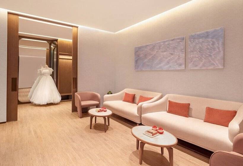 هتل Hualuxe Qingdao Licang