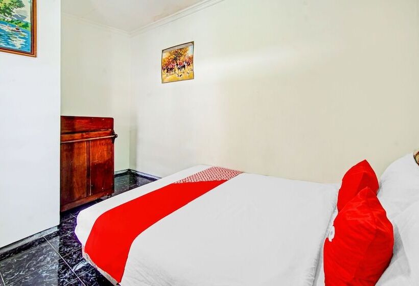 هتل Live Homestay By Oyo Rooms