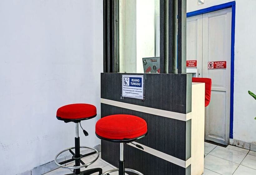 هتل Oyo 90260 Bumi Merpati Residence