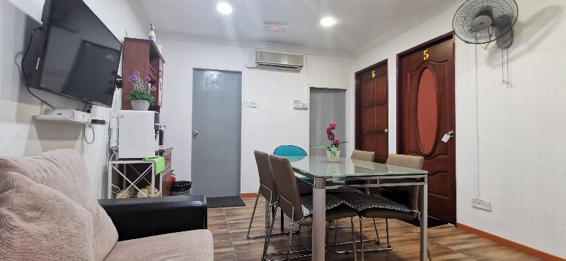 فندق Oyo Home 90372 Greybirds Hostel