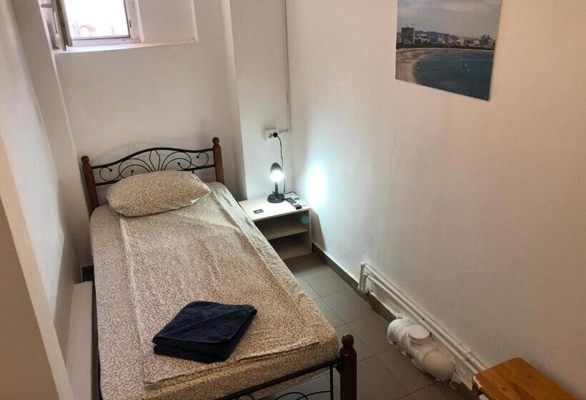 هتل Piata Uniri Cozy Inn