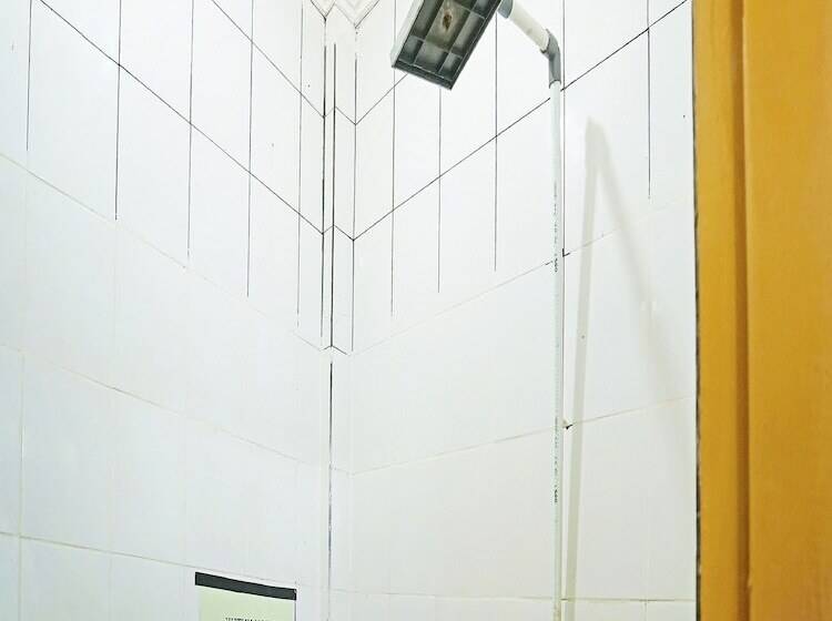 هتل Rd Premium By Oyo Rooms