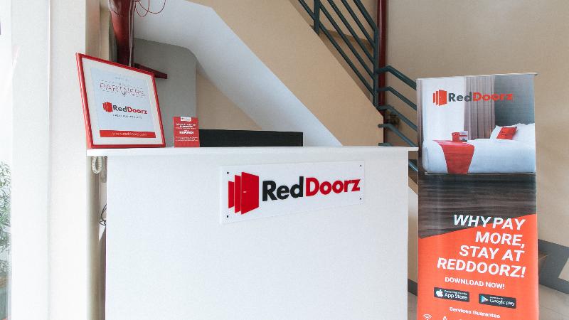هتل Torre De Manuel Residences 1 By Reddoorz