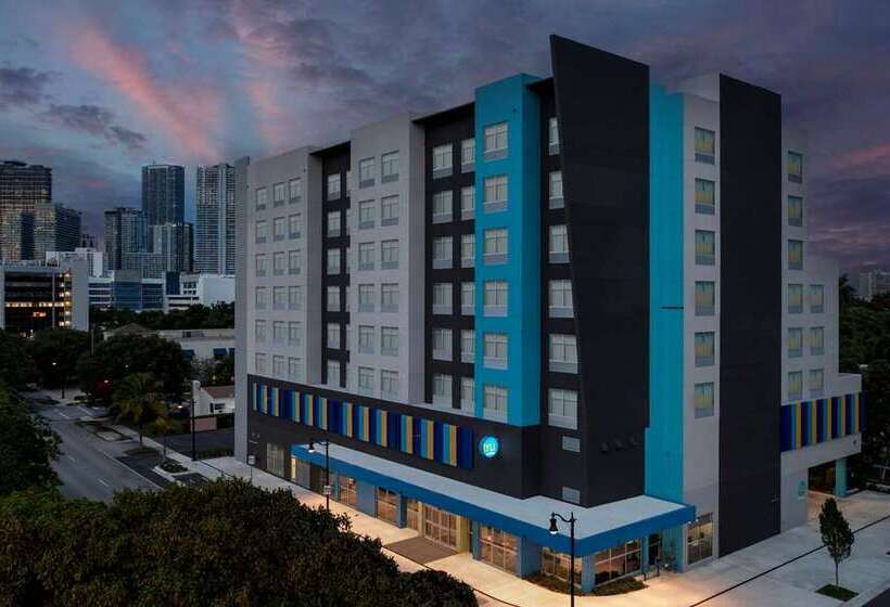 هتل Tru By Hilton Miami West Brickell