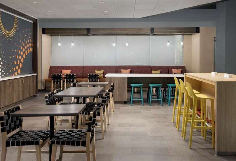 هتل Tru By Hilton Miami West Brickell