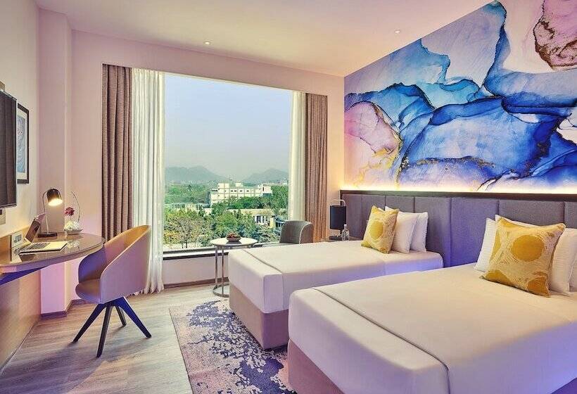 هتل Vivanta Navi Mumbai Turbhe