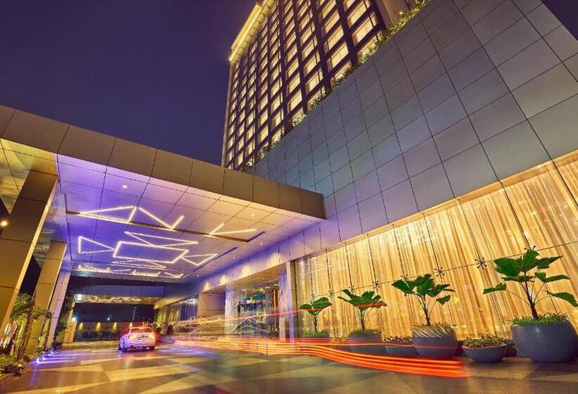 هتل Vivanta Navi Mumbai Turbhe