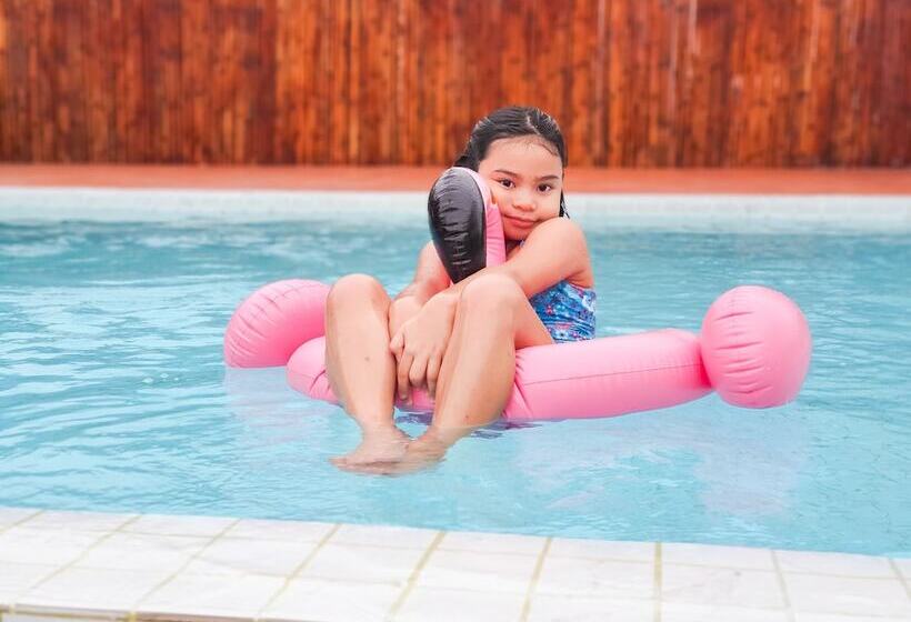 هتل Wayla Villa Maikhao Beach