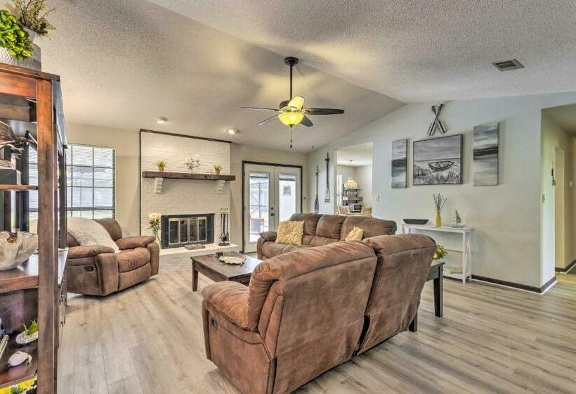 Close To Beaches   Family Friendly Home With Pool!