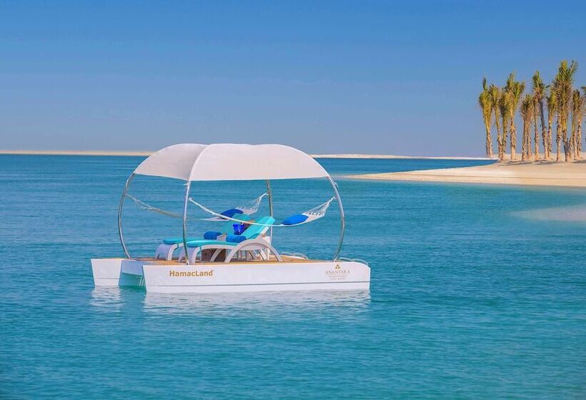 هتل Anantara World Islands Dubai Resort