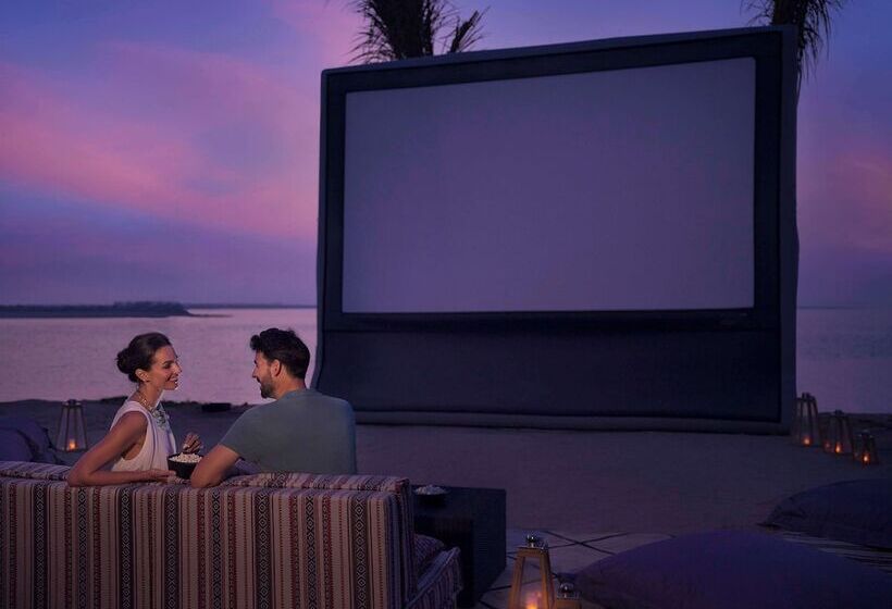 هتل Anantara World Islands Dubai Resort