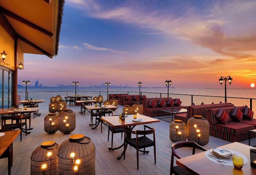 هتل Anantara World Islands Dubai Resort