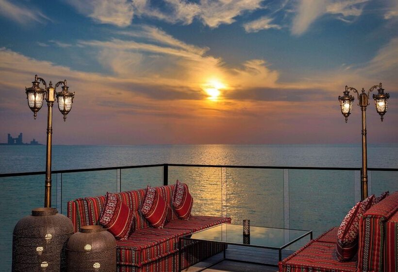 هتل Anantara World Islands Dubai Resort