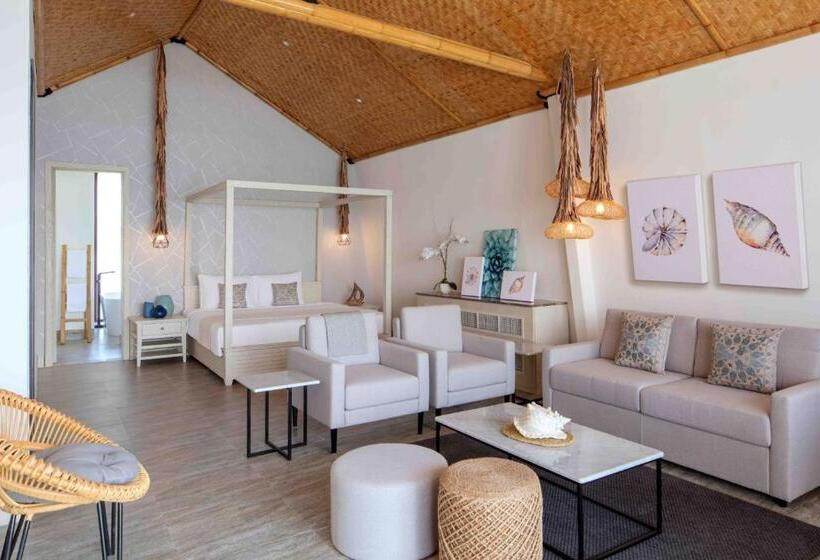 هتل Anantara World Islands Dubai Resort