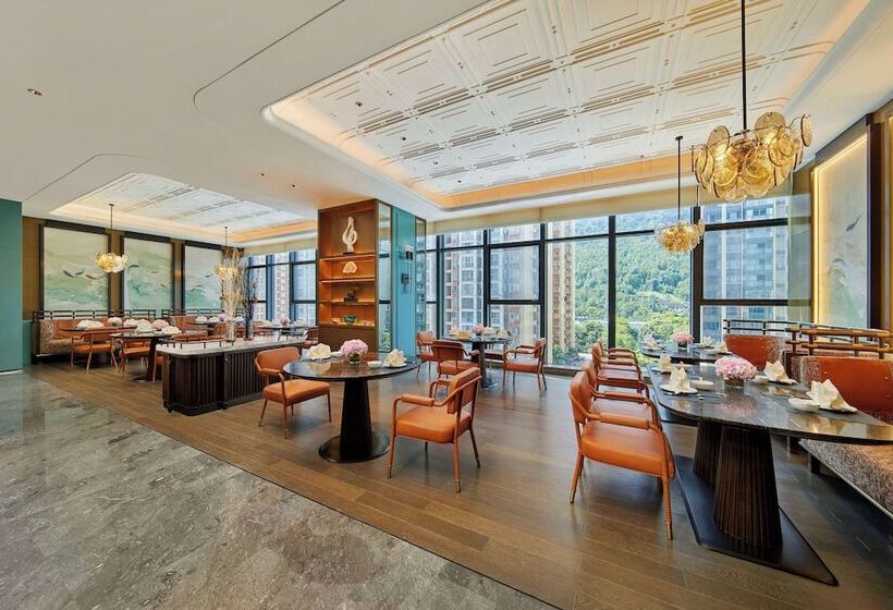 Отель Doubletree By Hilton Ya'an