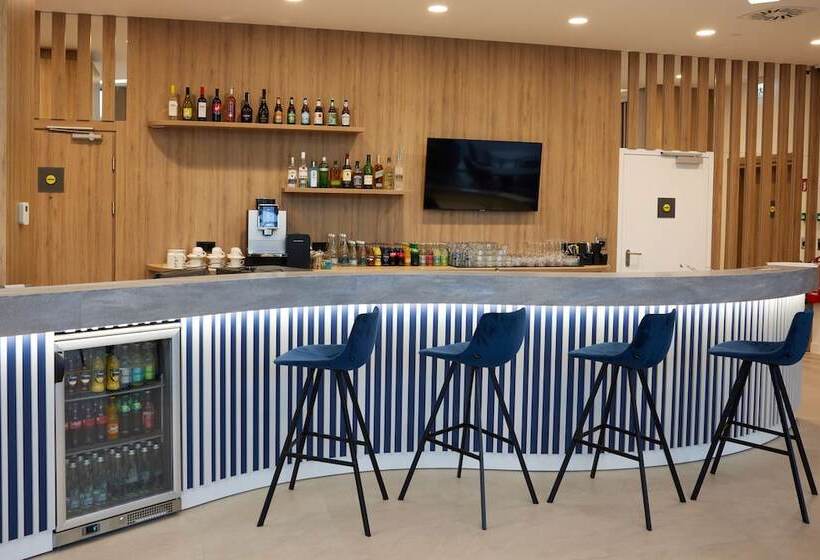 בית מלון כפרי Hampton By Hilton Poznań Swarzędz