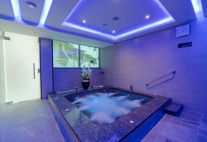 هتل Aqua Mondo Abu Soma Resort