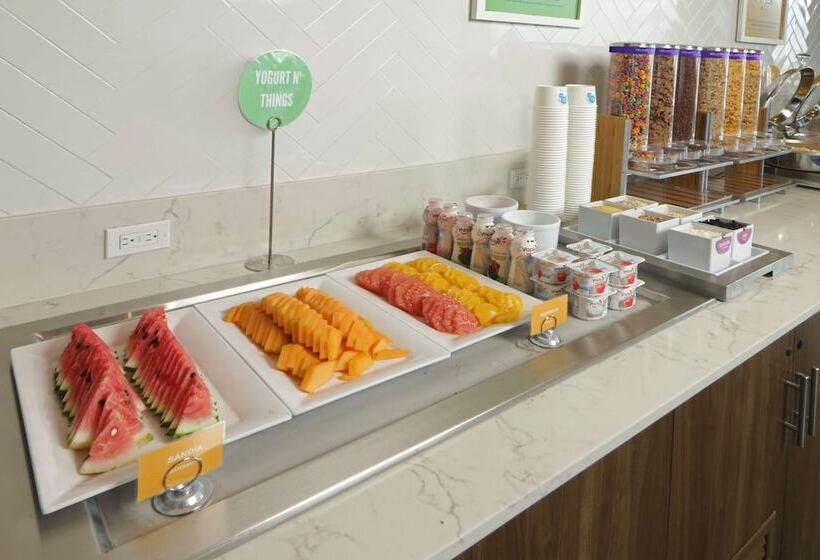 هتل Tru By Hilton Monterrey Fundidora