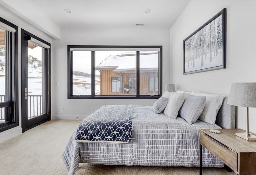 White Wolf By Avantstay Stunning Unit In Ideal Park City Location W/ Communal Pool & Hot Tub