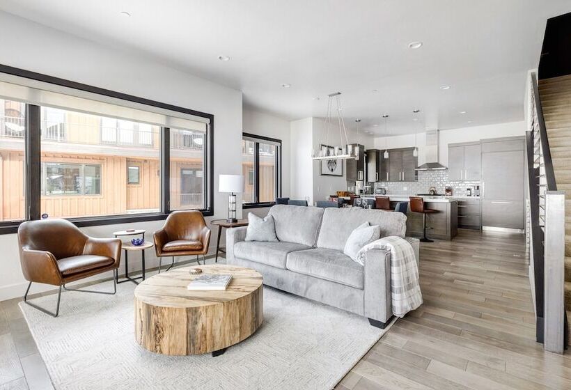 White Wolf By Avantstay Stunning Unit In Ideal Park City Location W/ Communal Pool & Hot Tub