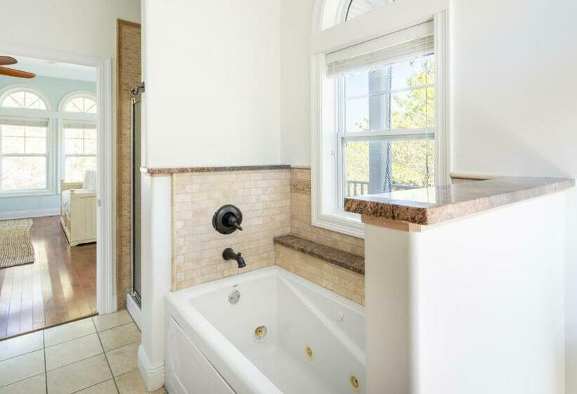 Augustine By Avantstay Stunning Home W Gorgeous Interior Multiple Patios