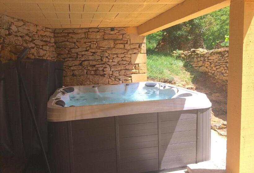 住宿加早餐  Domaine La Salvagie, Chambres D Hôtes Avec Spa, Sauna, Piscine, Massages