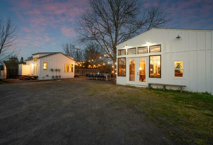 Coppola By Avantstay Explore The Wineries Near This Gorgeous Healdsburg Home W Bar Large Yard