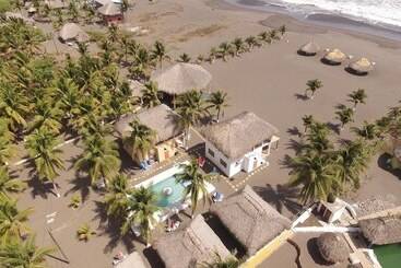 هتل Caleta Azul