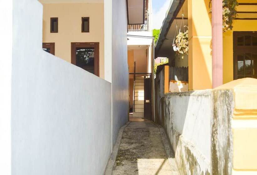 هتل Oyo 91491 Zalfa Guest House Syariah