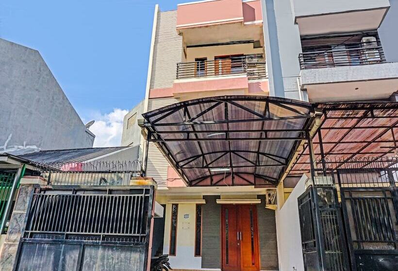 Otel J&b Rooms Tomang Jakarta Mitra Reddoorz