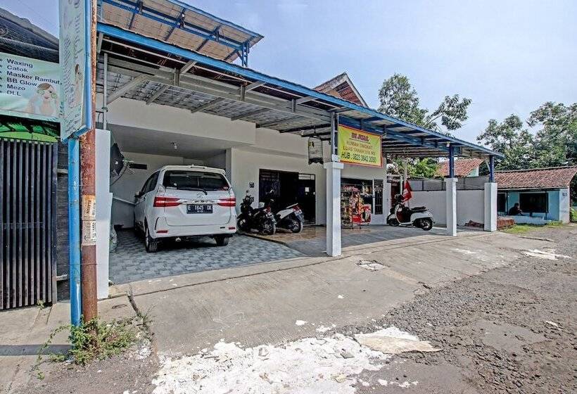 هتل Spot On 91506 Kedai Cinta Guest House