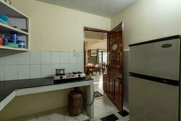 Stargazer S Chalet, 3bhk W Picturesque View By Roamhome