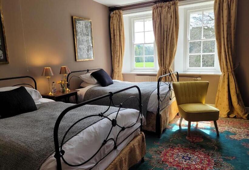 تختخواب و صبحانه The Old Vicarage