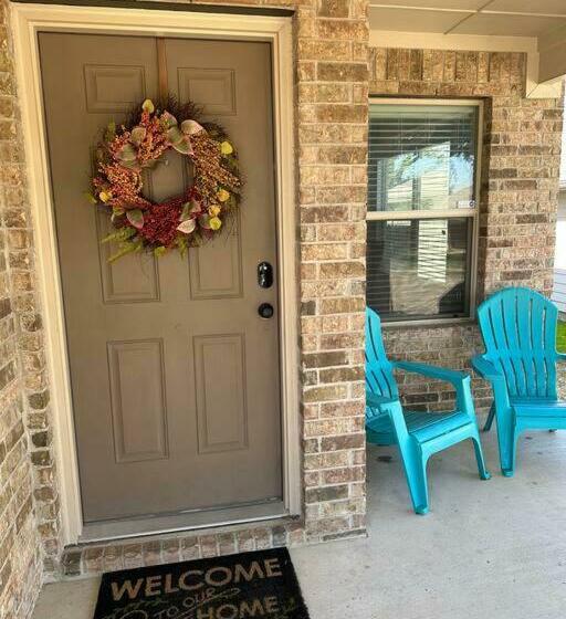 Cozy Lakeview Home Central Dfw Fire Pit Renovated Cold Ac