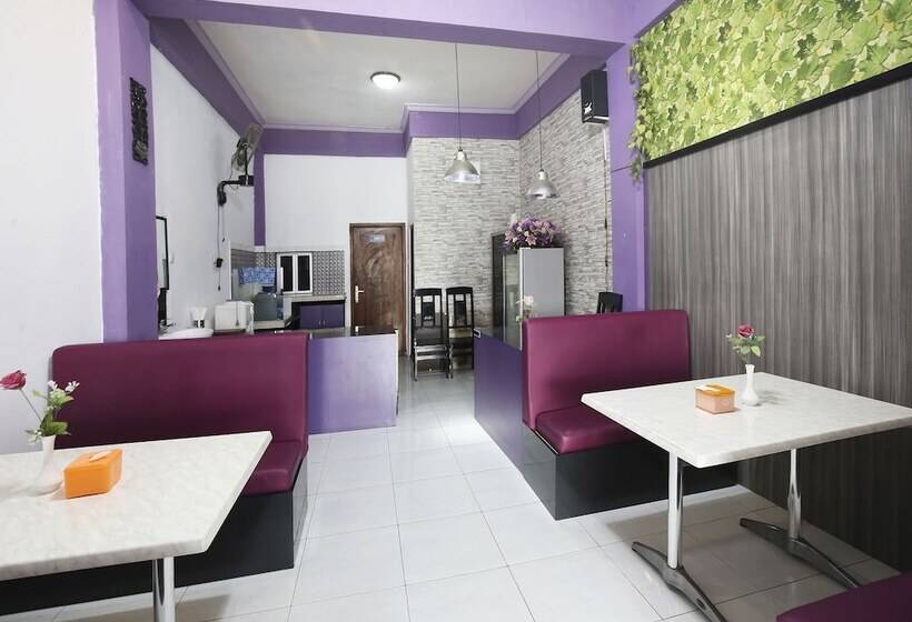 هتل Collection O 91449 Griya Ampenan Residence