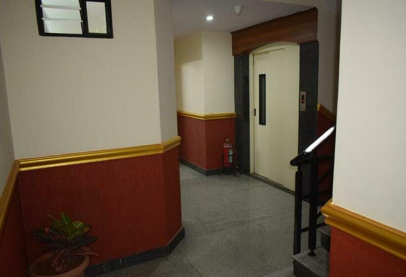 בית מלון כפרי Ivory Elite One