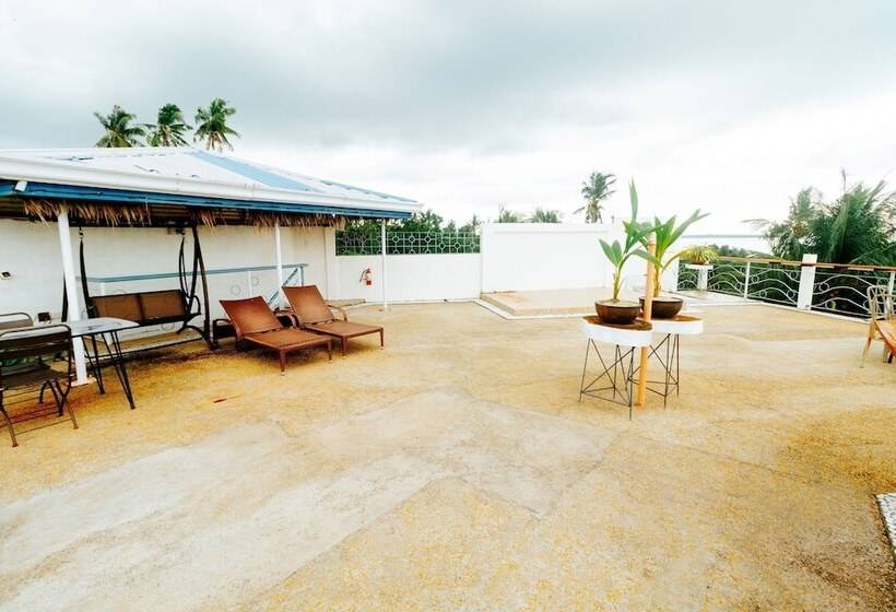 Marina Breeze Resort