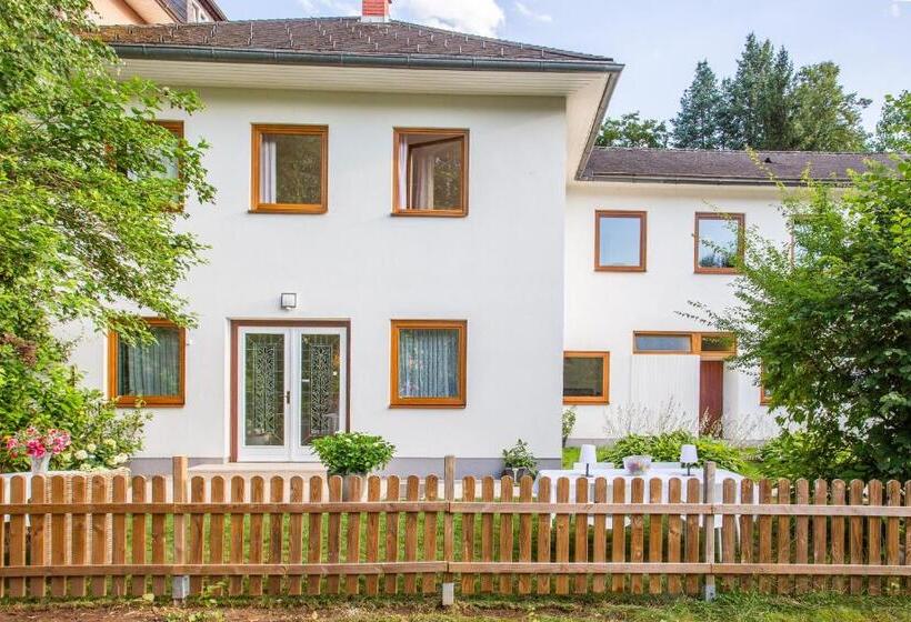 پانسیون Villa Gabriela