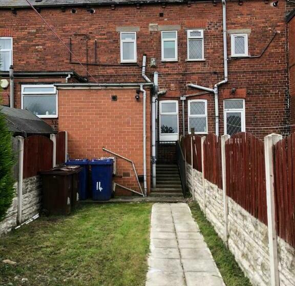 5/6 Bed House Barnsley Centre