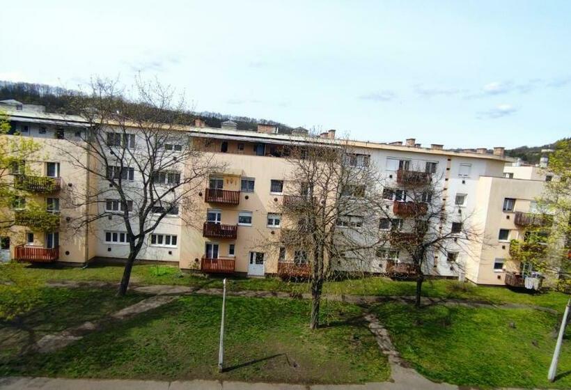 Imádni Való Sarokkádas Apartman Salgótarján Belvárosában