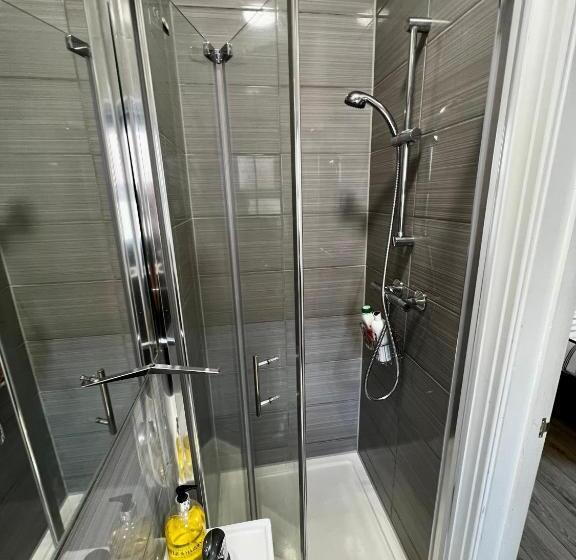 پانسیون Deluxe En Suite Room In Cv1