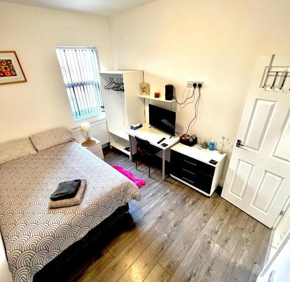 پانسیون Deluxe En Suite Room In Cv1
